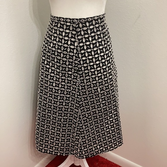 EC Kim Rogers Signature Black & White Eyelet Design MIDI Skirt Size 18 - Picture 4 of 12